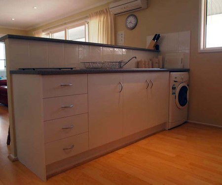 Christies Cottage - Redcliffe Tourism 2