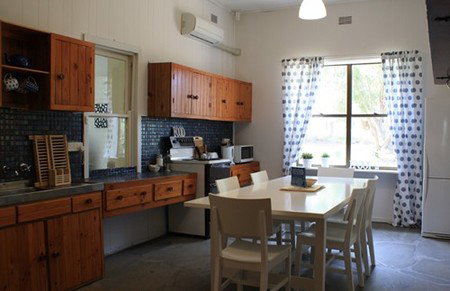 Clare Cottage On Wendouree - Redcliffe Tourism 3