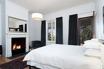 Strathalbyn Villas - Redcliffe Tourism 1
