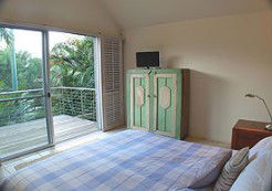 Absolute Beachfront Belongil Summerhouse - Redcliffe Tourism 3