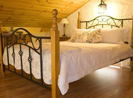 The Old Oak Bed And Breakfast - The Barn - Redcliffe Tourism 0