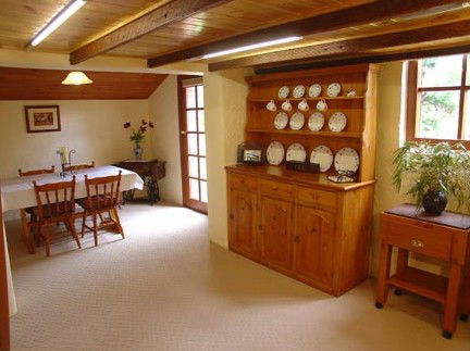 The Old Oak Bed And Breakfast - The Barn - Redcliffe Tourism 3