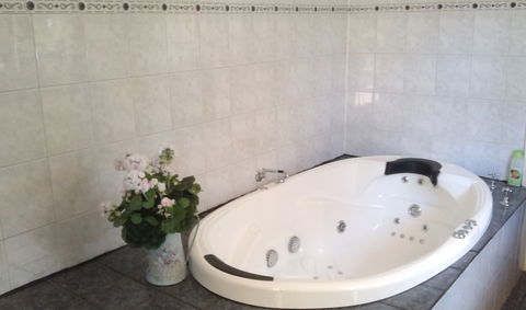 Angaston Rose B&B - Redcliffe Tourism 4
