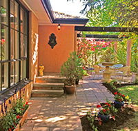 Adelaide Hills Retreats - Villa Lemoni - Redcliffe Tourism