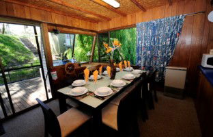 Moving Waters Self Contained Moored Houseboat - Redcliffe Tourism 4