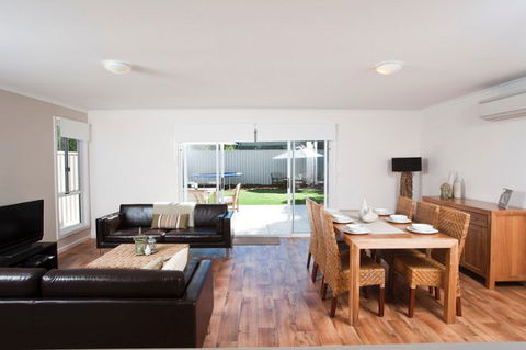 Coast & Vines @ Moana Beach - Redcliffe Tourism 1