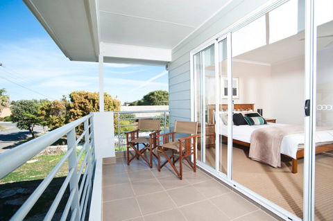 Coast & Vines @ Moana Beach - Redcliffe Tourism 4