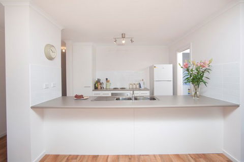 Coast & Vines @ Moana Beach - Redcliffe Tourism 8