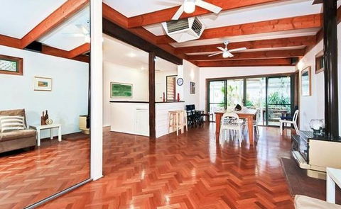 Sea Sand And Scrub Holiday House - Redcliffe Tourism 8