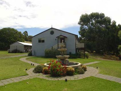 The Old Oak Bed And Breakfast - The Shearing Quarters - Redcliffe Tourism 3