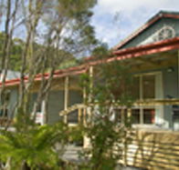 Crays Accommodation - The Esplanade - Redcliffe Tourism