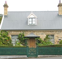 Crescentfield Cottage - Redcliffe Tourism