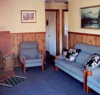 Lake Yalleena Holiday Cabins - Redcliffe Tourism