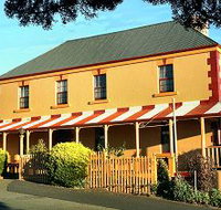 Meredith House And Mews - Redcliffe Tourism