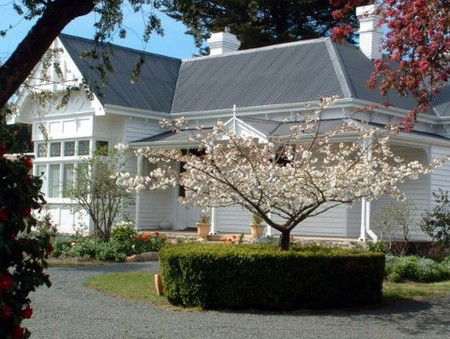 Huonville Guesthouse - Redcliffe Tourism 3