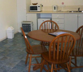 Southport Hotel And Caravan Park - Redcliffe Tourism 1