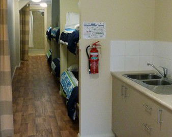 Southport Hotel And Caravan Park - Redcliffe Tourism 2