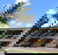 Pippies Beachhouse - Redcliffe Tourism