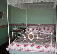 Berry Mountain Farm Mullengrove Cottage - Redcliffe Tourism