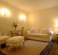 Montrose of Ballarat - Montrose Cottage - Redcliffe Tourism