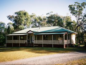 Applegarth Bed And Breakfast - Redcliffe Tourism 0