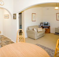 Peel Cottage - Ballarat Miners Cottages - Redcliffe Tourism