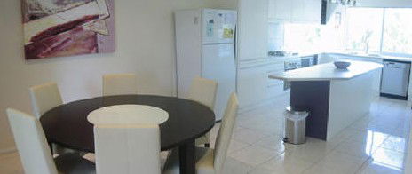 Benjamins Beach House - Redcliffe Tourism 2