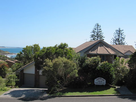 Angourie Bay Villas - Redcliffe Tourism 0
