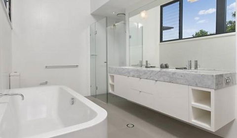 Aamber Beach House At Kiah - Redcliffe Tourism 1