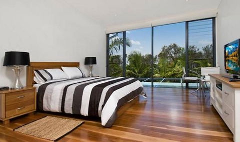 Aamber Beach House At Kiah - Redcliffe Tourism 4