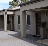 Silver Earth Accommodation - Redcliffe Tourism