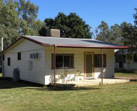 Cockatoo Cottage - Pooncarie - Redcliffe Tourism 0