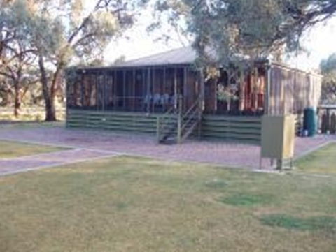Elphicks Island Lodge - Redcliffe Tourism 2