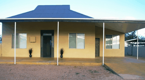 Art Mecca Holiday House - Redcliffe Tourism 3
