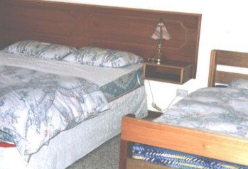 Snowdale Flats - Redcliffe Tourism 1