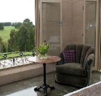 Burrawang Village Hotel - Redcliffe Tourism