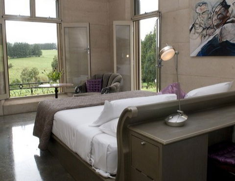 Burrawang Village Hotel - Redcliffe Tourism 3