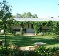 Wilga Park Cottage - Redcliffe Tourism