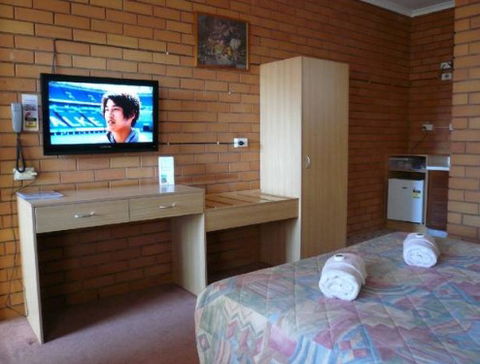 Grong Grong Motor Inn - Redcliffe Tourism 1