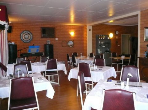 Grong Grong Motor Inn - Redcliffe Tourism 3