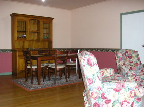 Jolly Swagman Holbrook Motor Inn - Redcliffe Tourism 3