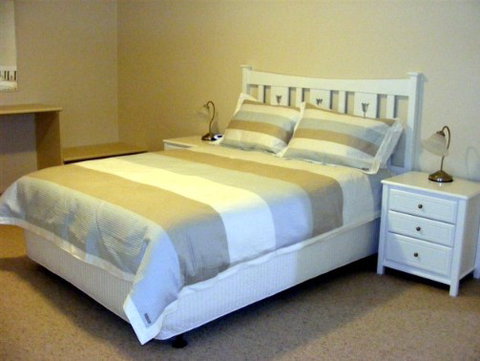 Fairways Bed And Breakfast At Jerilderie - Redcliffe Tourism 1