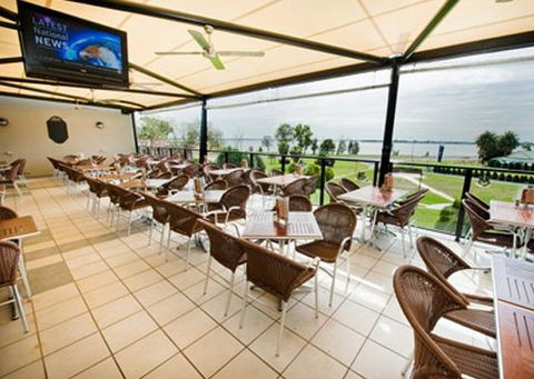 ClubMulwala Resort - Redcliffe Tourism 4