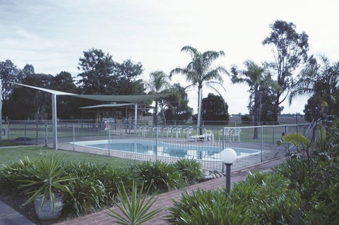 Aaroona Holiday Resort - Redcliffe Tourism 0