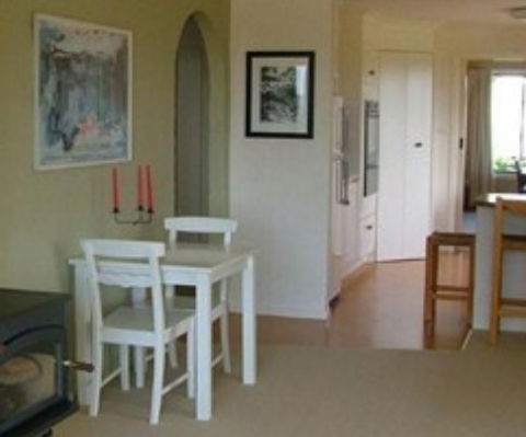 Cherry Tree Guesthouse - Redcliffe Tourism 2