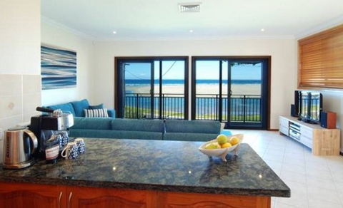 Allure Gerroa - Redcliffe Tourism 2