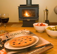 Bingle Tree Retreat - Redcliffe Tourism