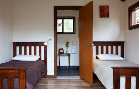 Billabong Retreat Sydney - Redcliffe Tourism 6