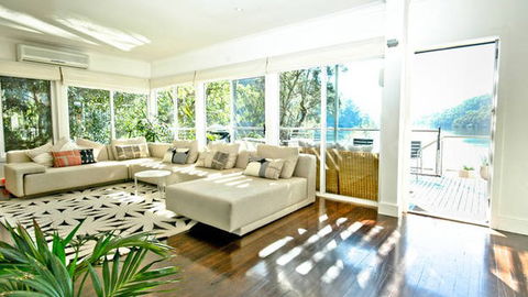 Calabash Bay Lodge - Redcliffe Tourism 1