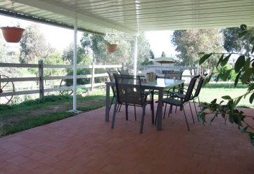 Barcoos Barn Farmstay - Redcliffe Tourism 0